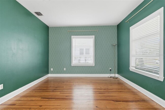 Building Photo - 1406 E Ridgewood St