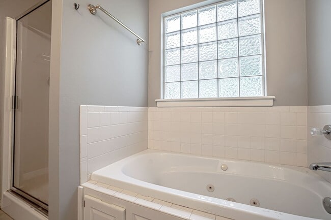 Building Photo - Quaint Family Home in  Springdale