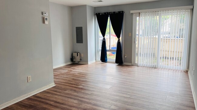 Building Photo - 10211 Ridgeline Dr