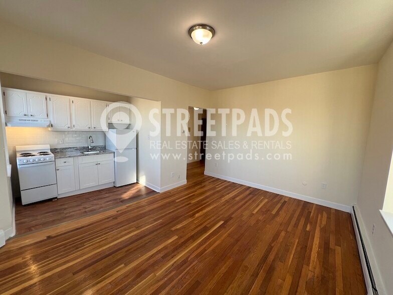 Building Photo - 60 Brighton Ave