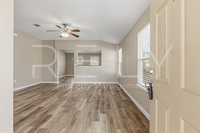 Building Photo - 146 Leon River Loop