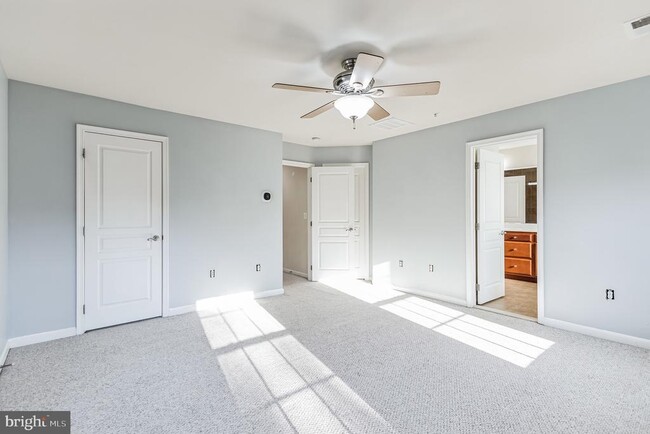 Building Photo - 523 Triadelphia Way