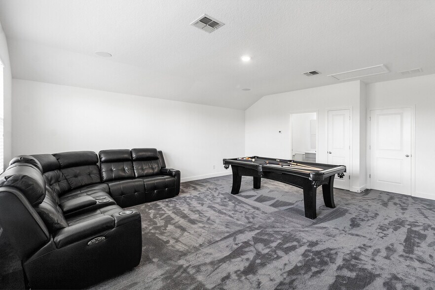 Building Photo - 7531 Mandarin Grove Way