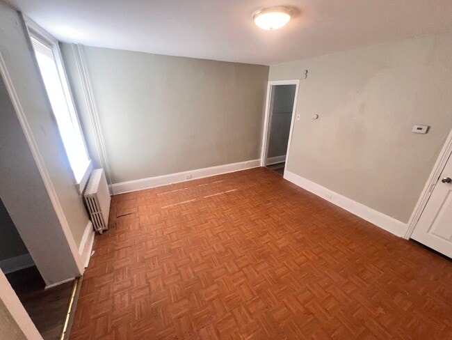 Building Photo - Contemporary 2 Bedroom Townhome w/ Updated Kitchen & Washer/dryer