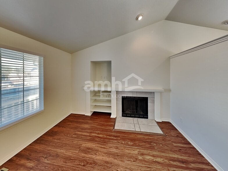 Building Photo - 3328 Celebration Dr