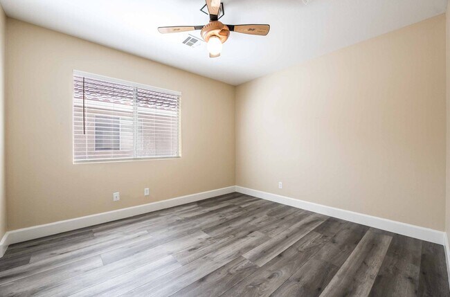 Building Photo - Stunning 5 bed home in Summerlin.