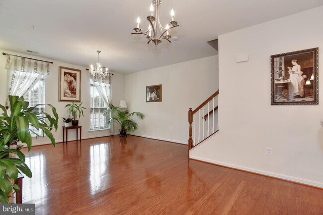 Building Photo - 43881 Centergate Dr