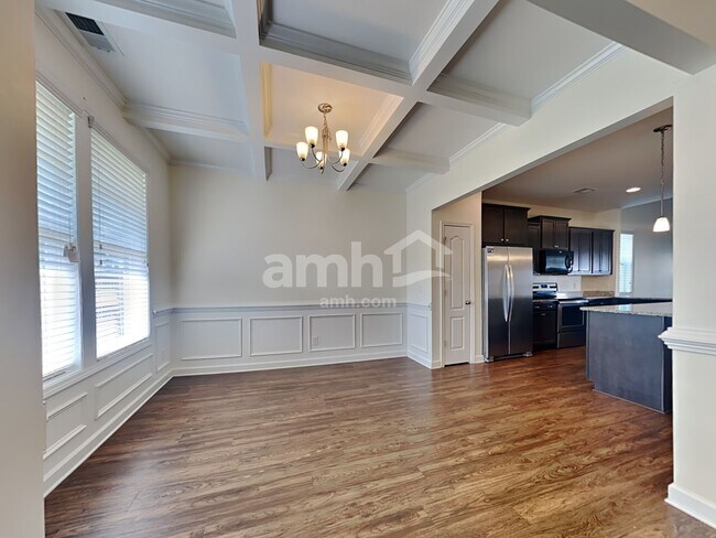 Building Photo - 530 Lateleaf Dr