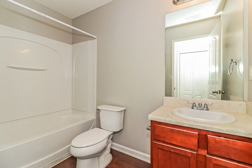 Building Photo - 218 Comet Ct
