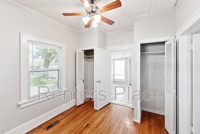 Building Photo - 1719 E 13th Pl