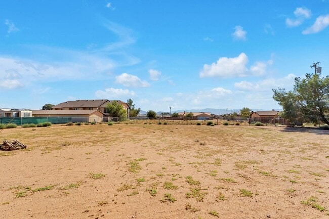 Building Photo - 15877 Serrano Rd