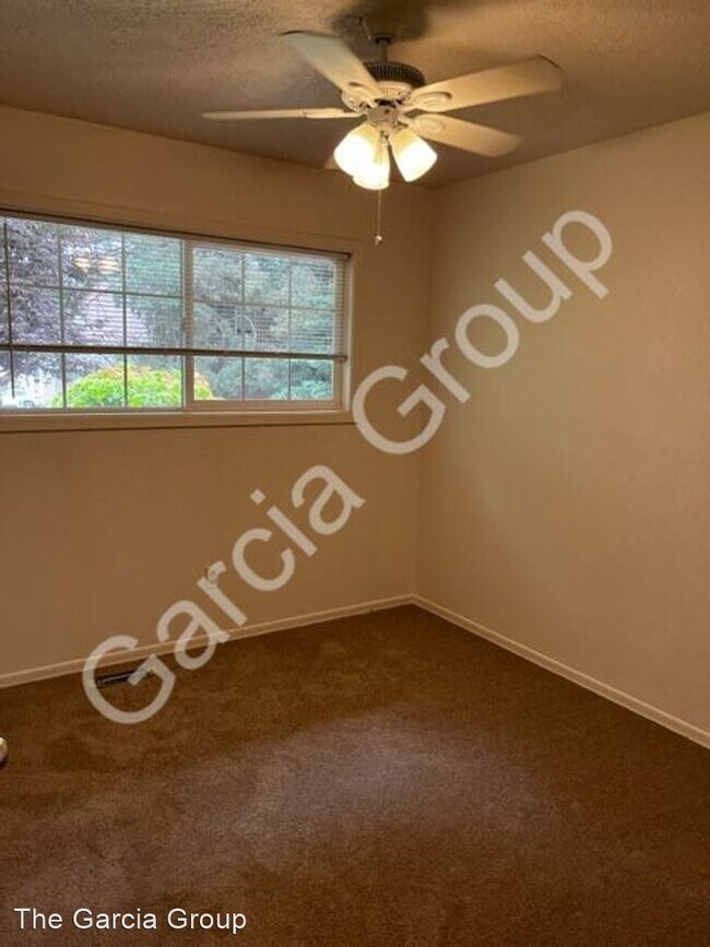 Building Photo - 3 br, 1.5 bath House - 18500 SE Addie St