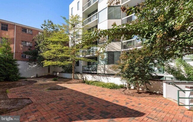 Building Photo - 955 26th St NW