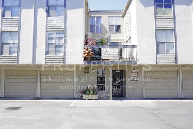 Primary Photo - Well-Maintained 2-Bedroom Condo | Garage +...