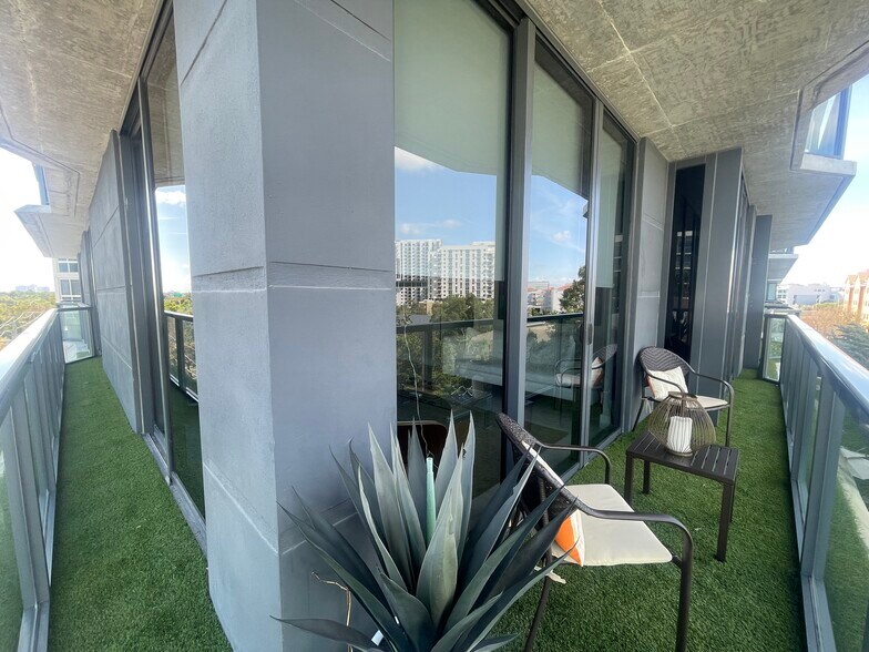 Building Photo - 201 SW 17th Rd