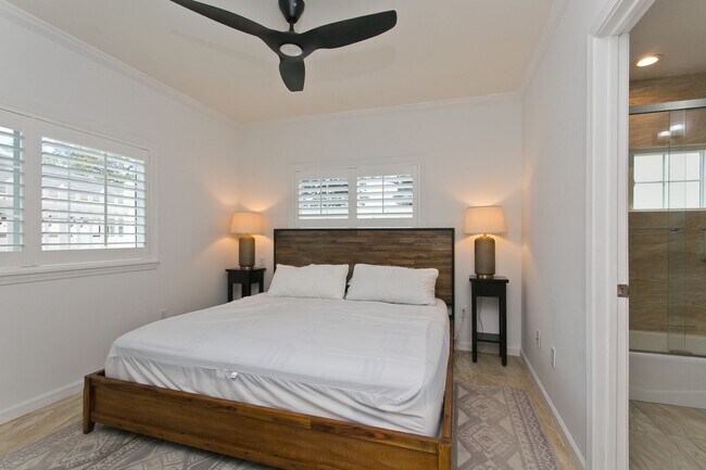 Building Photo - Diamond Head - Pet friendly - furnished 3 bedroom home with garage! Available now!