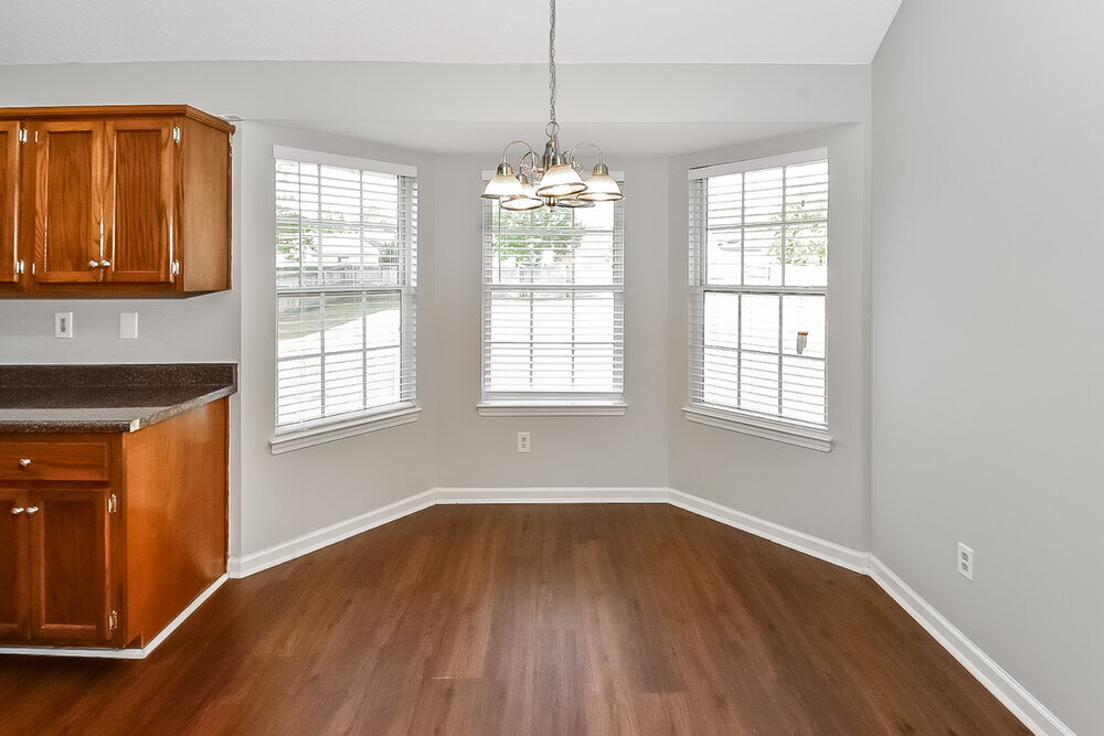 Building Photo - 4088 Ravenwood Dr N