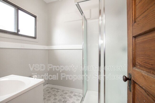 Building Photo - 4409 Bucyrus Ave