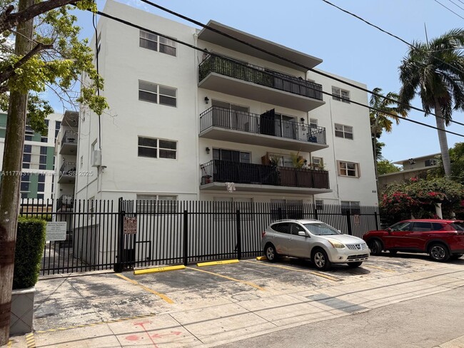 Building Photo - 444 SW 4th St