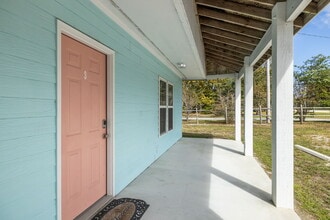 Building Photo - 360 Island Rd