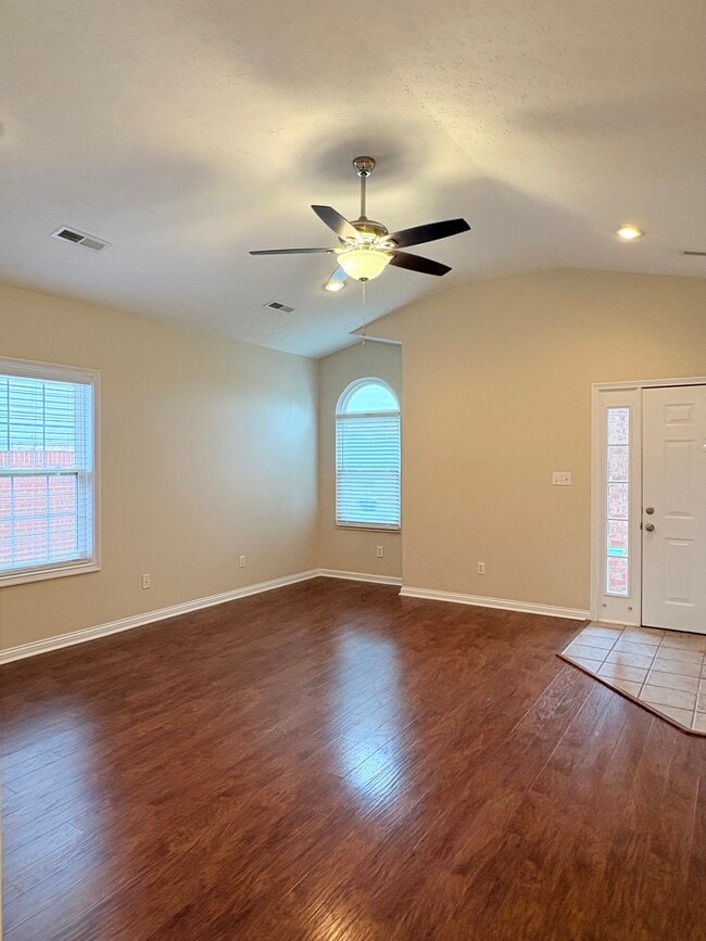 Building Photo - 338 Catalpa Cir