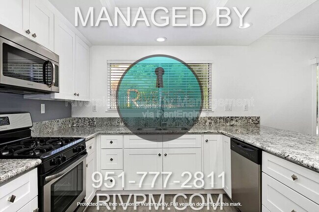 Building Photo - 549 Bruin Dr