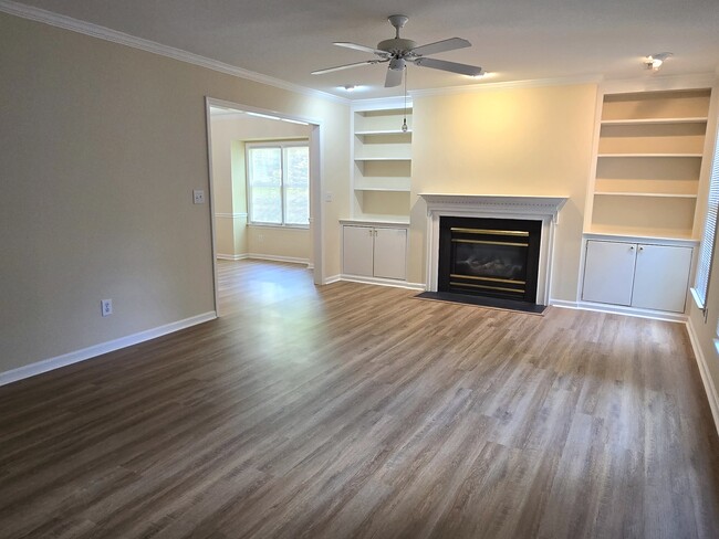 Building Photo - 517 Tanners Park Ct