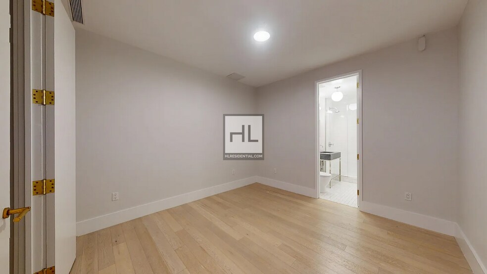 Building Photo - BROOME STREET