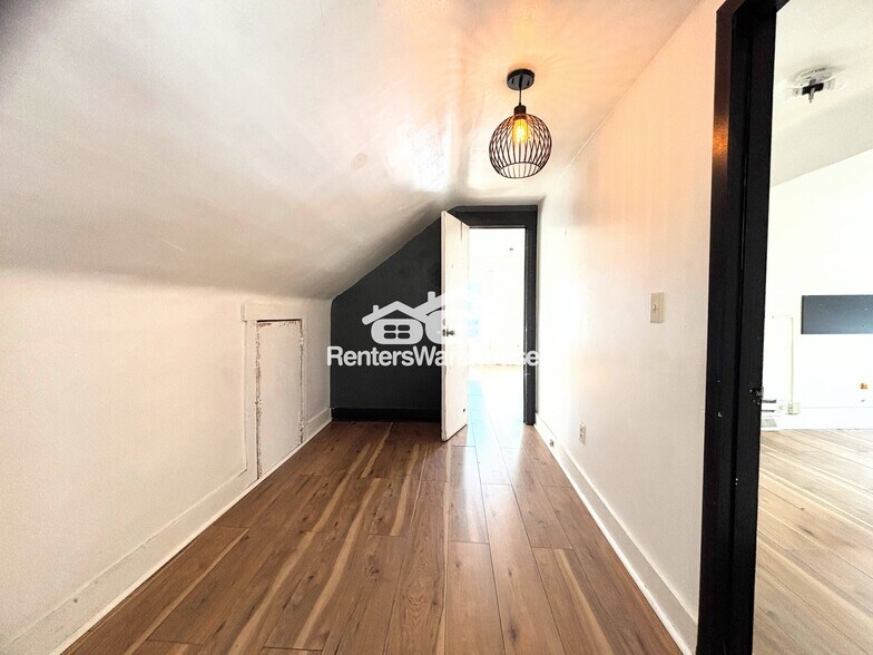 Building Photo - 1171 21st St