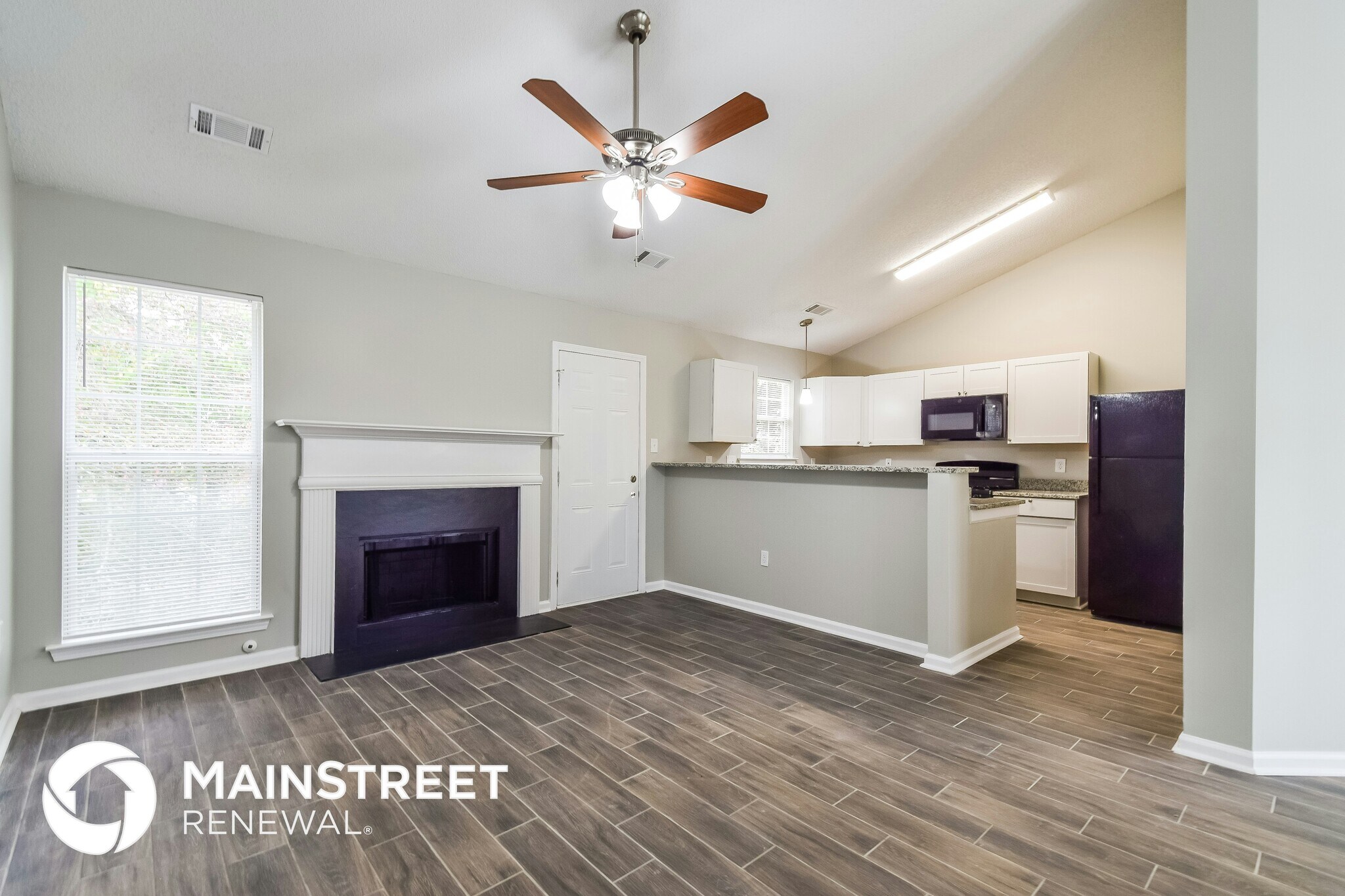 Building Photo - 9407 Rollinghills Dr