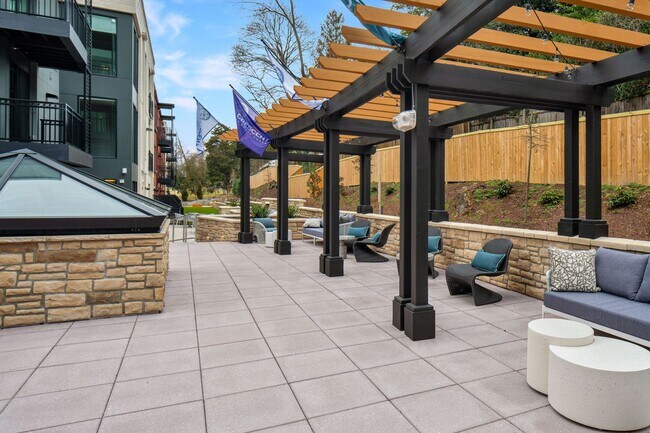 Building Photo - One Bedroom Rear Facing w Patio (1st Floor), Balcony 2 & 3