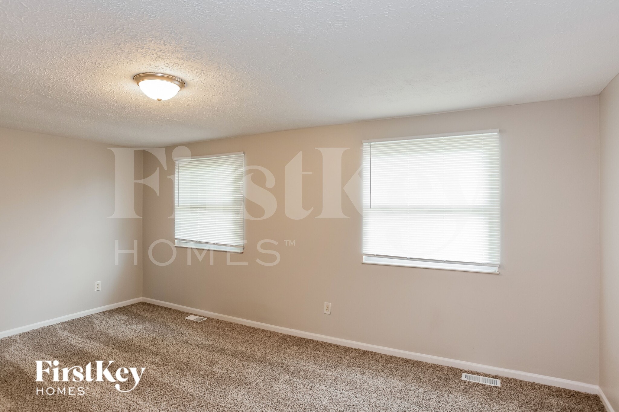 Building Photo - 5729 Ensenada Ave