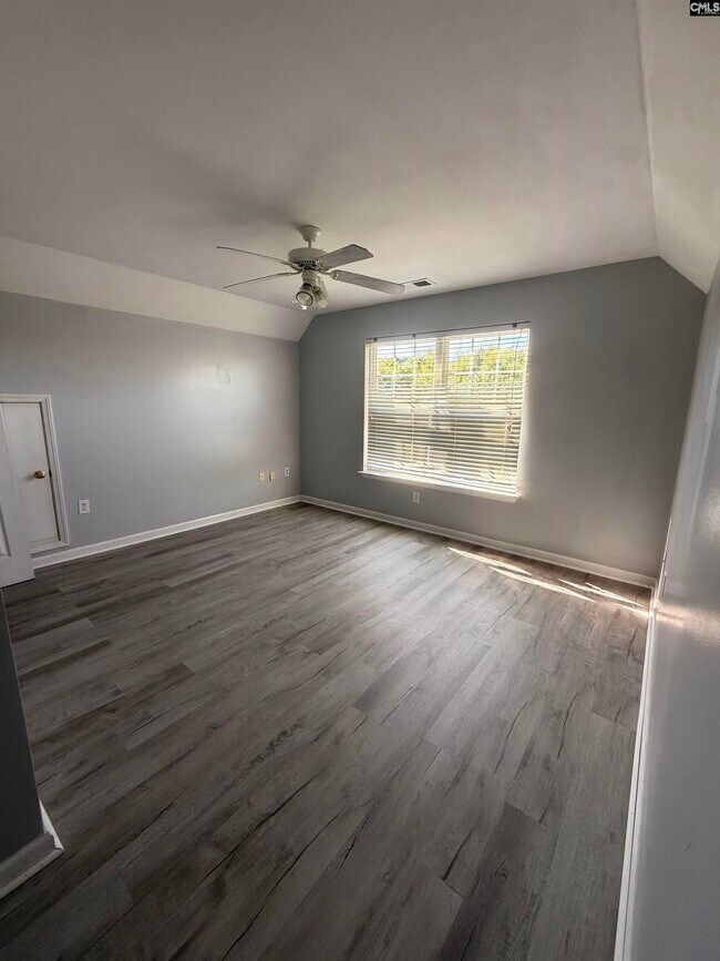 Building Photo - 375 Northwood St