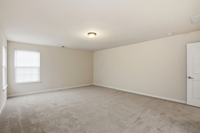 Building Photo - Move-In Ready Gem Near UNCC with Fresh Updates