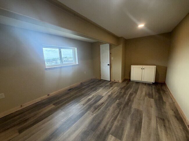 Building Photo - 990 Buck Heights Rd