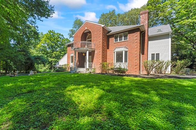 Building Photo - 501 Woodbine Rd