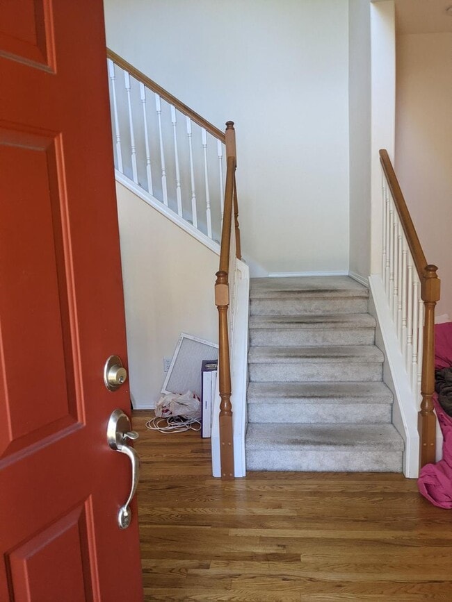 Building Photo - Woodinville Duvall Road. 4 bed. +den. 2.5 ...