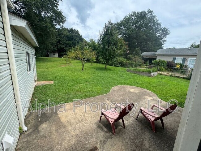 Building Photo - 117 Vanderbilt Cir