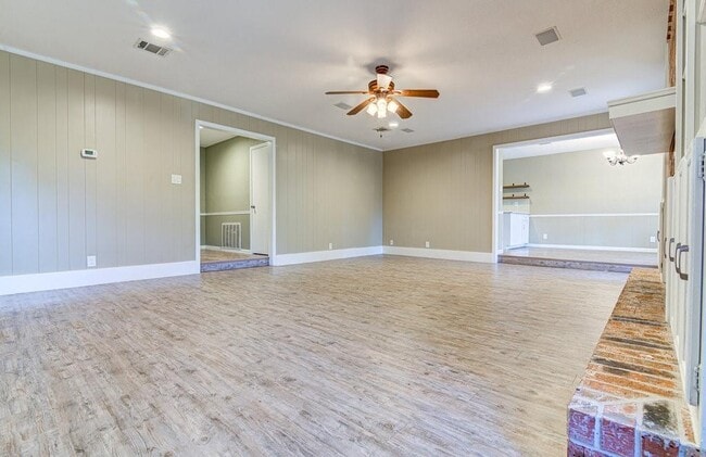 Building Photo - 804 Cielo Dr