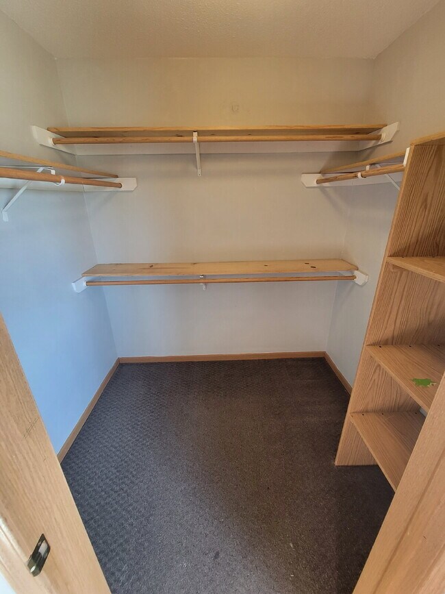 Building Photo - *WINTER MOVE-IN SPECIAL*  2 Bedroom | 1 Ba...