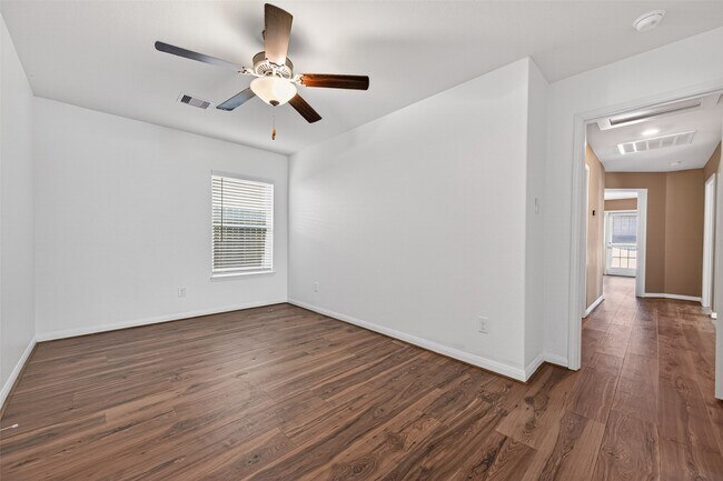 Building Photo - 22615 Harrington Field Dr