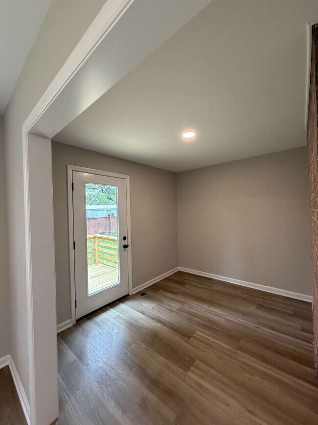 Building Photo - 157 Yardley Farms Ct