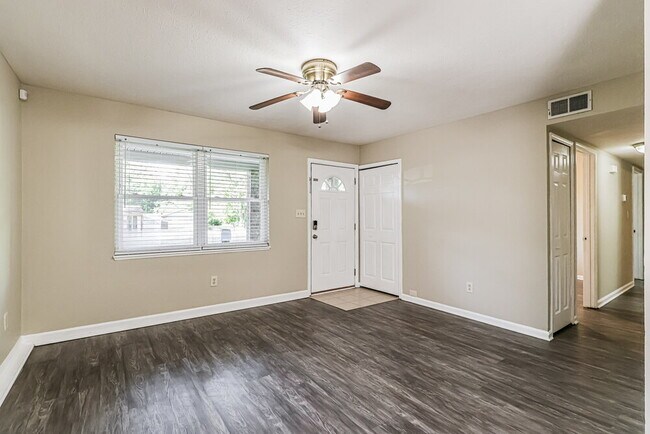 Building Photo - 3702 Blue Creek Ct