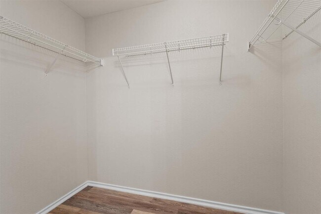 Building Photo - 5825 Silver Screen Dr