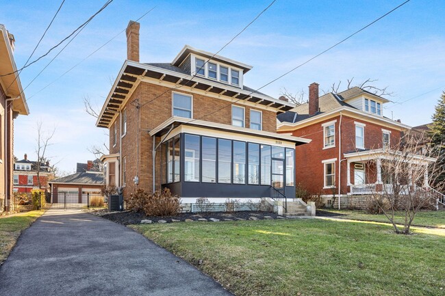 Building Photo - Serenity Living