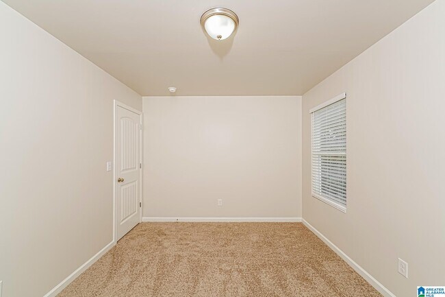 Building Photo - 712 Mallet Way