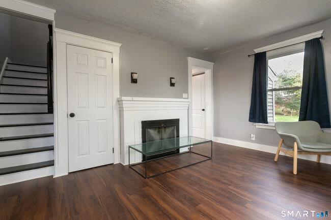 Building Photo - 101 Laurel St