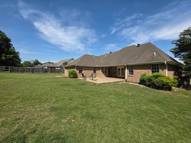 Building Photo - 995 Williamsburg Dr