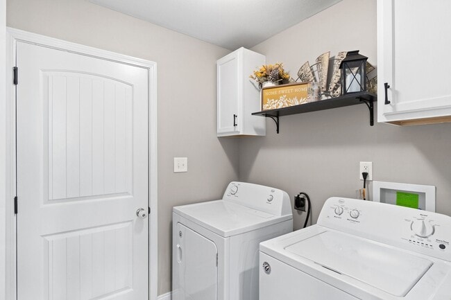 Building Photo - 784 Crestone Ln