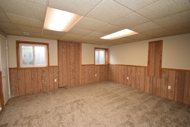 Building Photo - 5550 W 6600 S